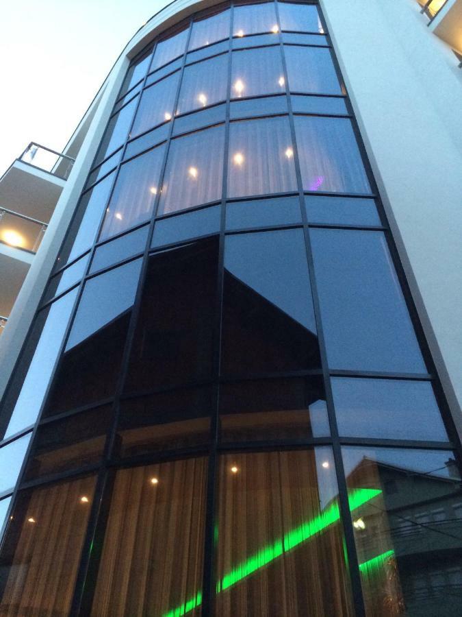 Bentley Apartments Priștina Exterior foto